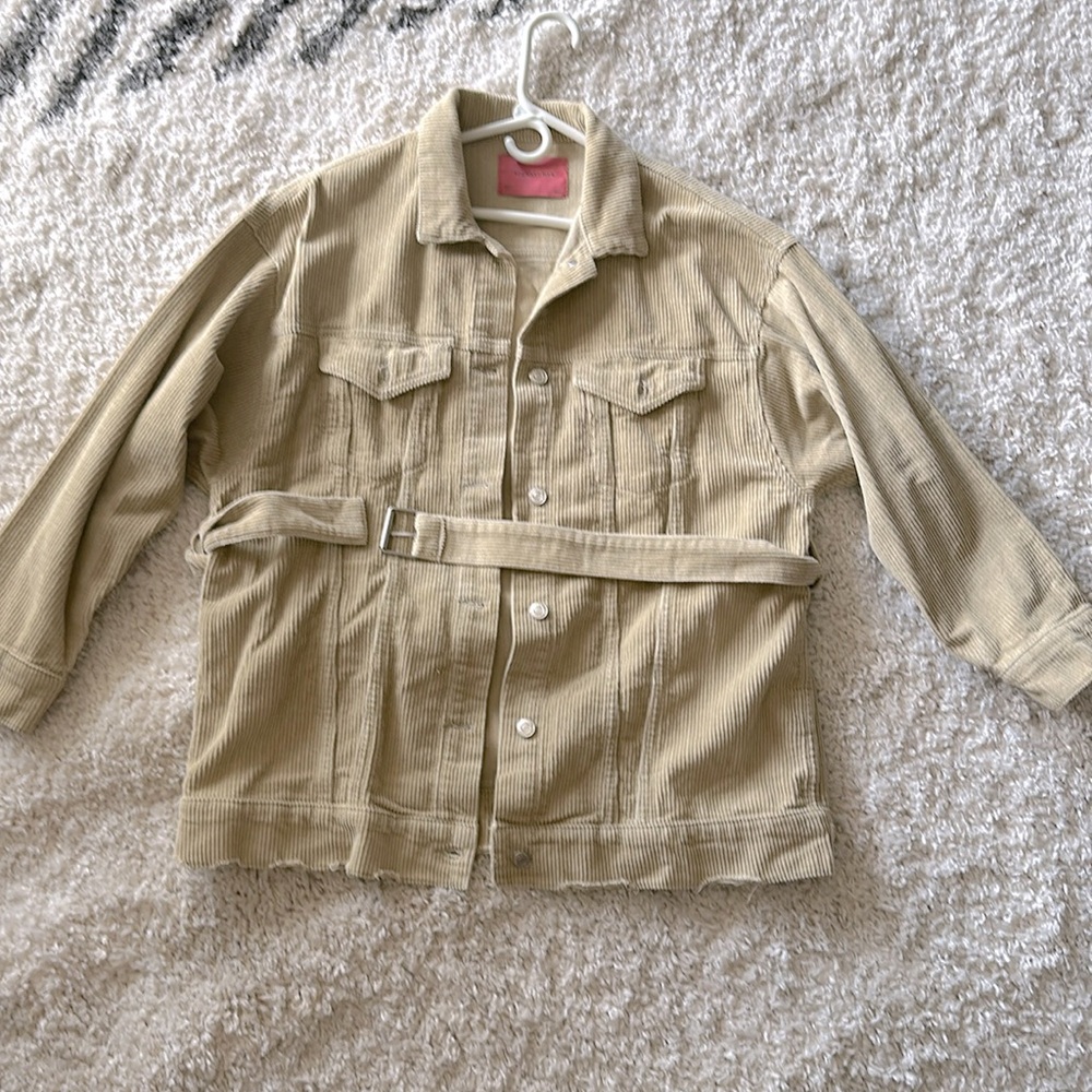 Oversized corduroy medium jacket with strap
